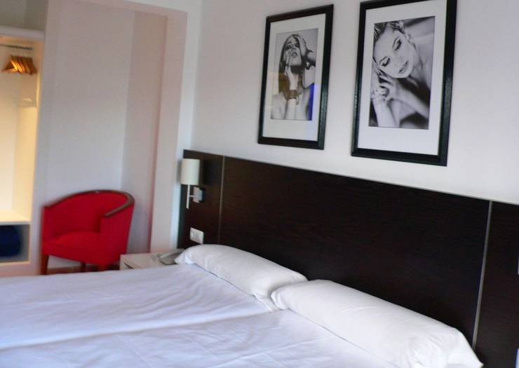 Superior double room with balcony Hotel Boutique Bon Repos - Adults Only Santa Ponsa Superior double room with balcony Hotel Boutique Bon Repos - Adults Only Santa Ponsa