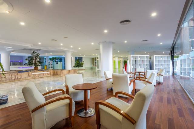 Lobby Illot Suites Hotel Cala Ratjada