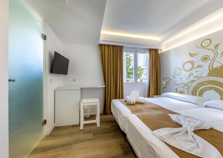 Standard Double Room Welikehotel Triton Beach Hotel Cala Ratjada Standard Double Room Welikehotel Triton Beach Hotel Cala Ratjada