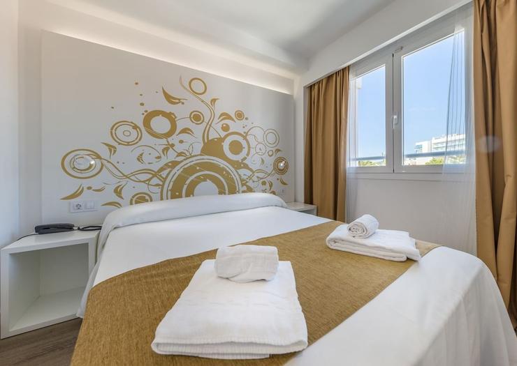 Superior Room with Balcony Welikehotel Triton Beach Hotel Cala Ratjada Superior Room with Balcony Welikehotel Triton Beach Hotel Cala Ratjada