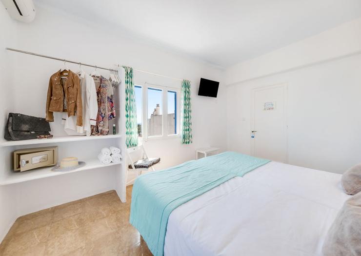 STANDARD DOUBLE ROOM WITH BALCONY Baluma Porto Petro Hotel STANDARD DOUBLE ROOM WITH BALCONY Baluma Porto Petro Hotel